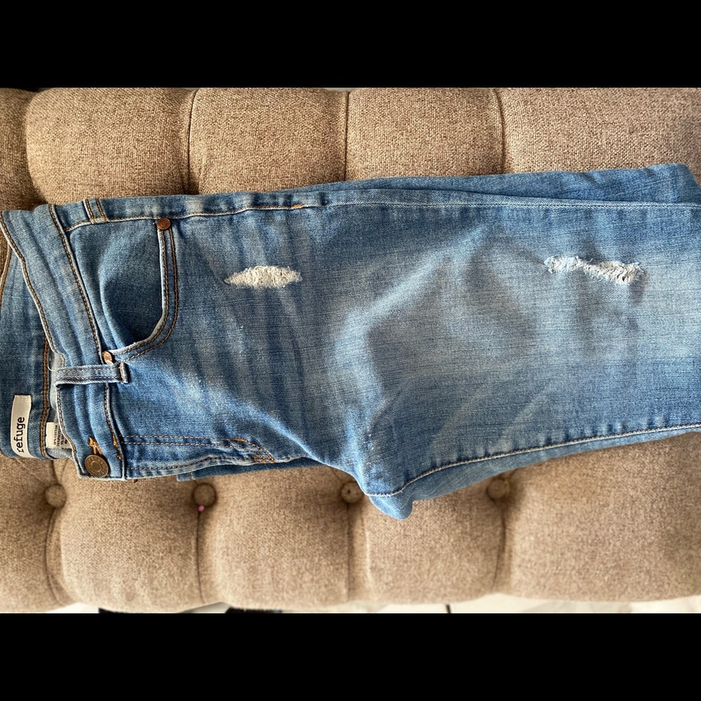 Light washed ripped jeans